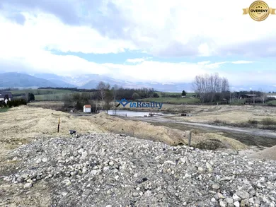 Na predaj pozemok, Polomka