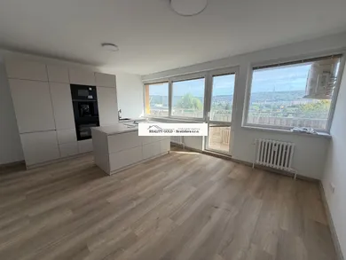 Na predaj 3-izbový byt, 67 m², Bratislava-Dúbravka, Sekurisova