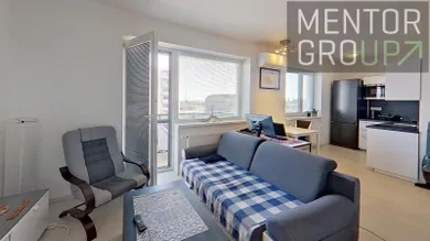 Na prenájom 1-izbový byt, 35 m², Bratislava-Nové Mesto, Jurská