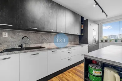 Na predaj 3-izbový byt, 78 m², Bratislava-Petržalka, Jungmannova