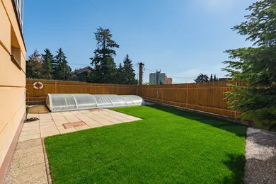 Na prenájom 7-izbový dom, 421 m², Bratislava-Nové Mesto, Stará Klenová