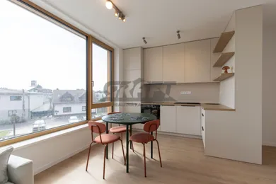 Квартири в оренду, 2-кімнатні, Bratislava-Ružinov · €850