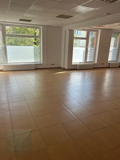 Komerčné priestory na prenájom, Senec · €750
