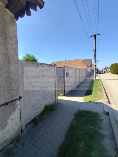 Na prenájom 3-izbový dom, 134 m², Šurany, Železničná