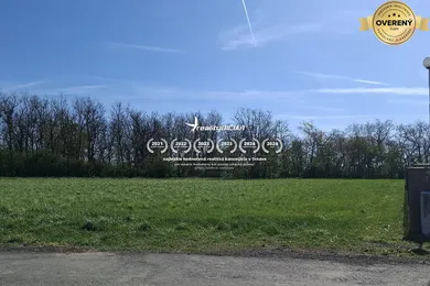 Na predaj pozemok, 212 m², Šelpice