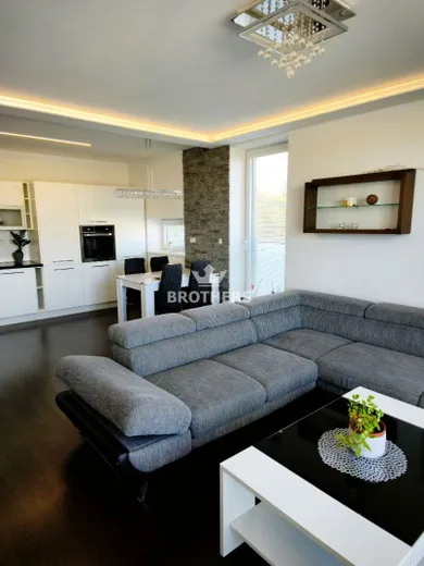 Na prenájom 2-izbový byt, 58 m², Pezinok, Šancová