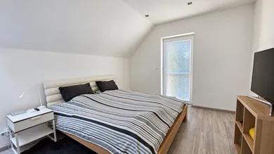 Na prenájom 5-izbový dom, 140 m², Bratislava-Vrakuňa, Tymiánová