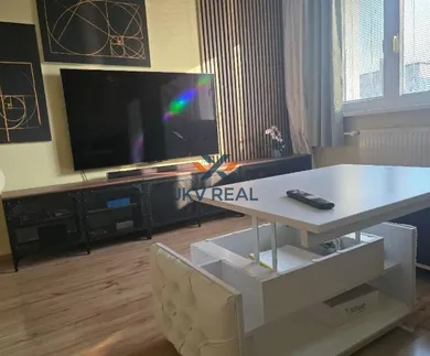 Na prenájom 3-izbový byt, 61 m², Nitra, zvolenská