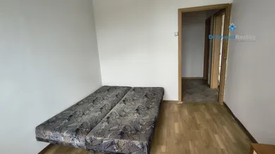 Na prenájom 2-izbový byt, 45 m², Levice, Ľanová