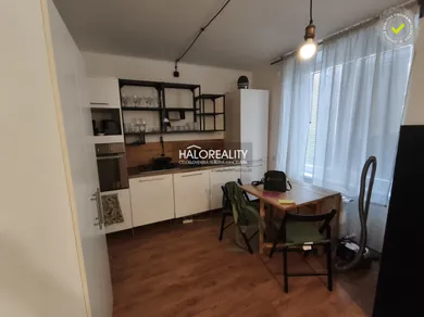 Na prenájom 1-izbový byt, 34 m², Bratislava-Ružinov