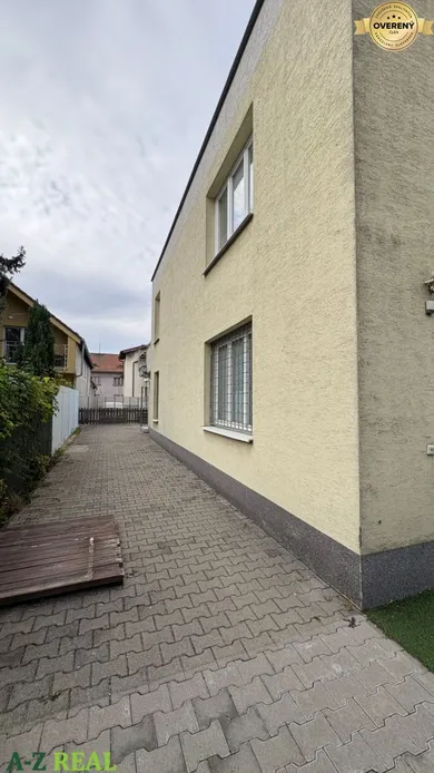 Na prenájom 7-izbový dom, 300 m², Bratislava-Ružinov, Mierová