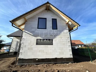 Na predaj dom v Liptovský Mikuláš · €329 000 · Novostavba