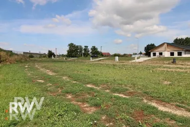 Na predaj pozemok, 700 m², Vlčkovce