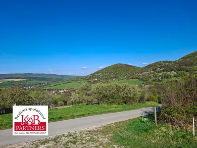 Na predaj pozemok, 921 m², Horná Súča