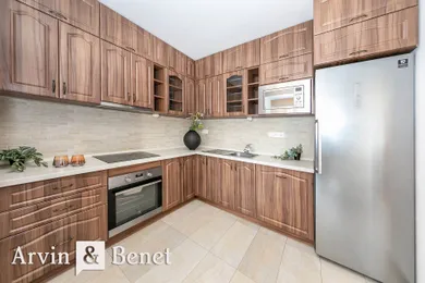 Na predaj 3-izbový byt, 112 m², Bratislava-Ružinov, Teslova