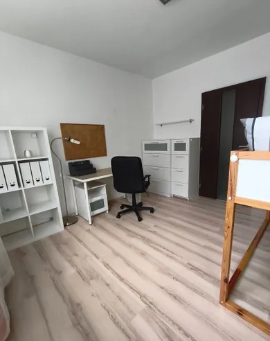Na prenájom 1-izbový byt, Bratislava-Dúbravka, Drobného