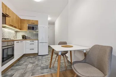 Na prenájom 2-izbový byt, 41 m², Bratislava-Staré Mesto