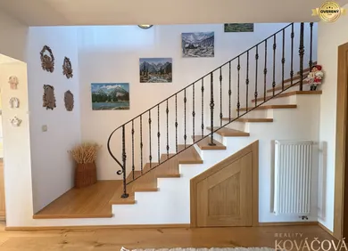 Na predaj 5-izbový dom, 246 m², Trenčianska Turná