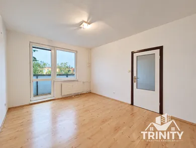 Na prenájom 1-izbový byt, 36 m², Šurany, MDŽ