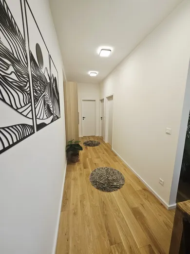 Na prenájom 4-izbový byt, 100 m², Bratislava-Ružinov, Jégého