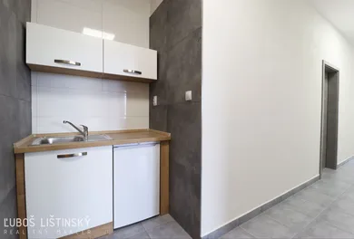 Na prenájom komerčné, 87 m², Poprad, Partizánska