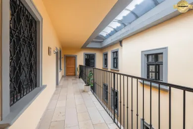 Na prenájom komerčné, 20 m², Bratislava-Staré Mesto, Michalská