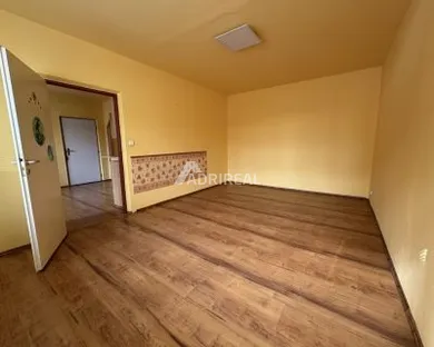 Na predaj 1-izbový byt, 38 m², Brezno, Československej armády