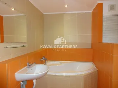 Na prenájom 1-izbový byt, 36 m², Levice, Staré Levice