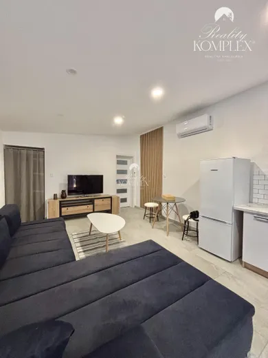 Na prenájom 1-izbový byt, 40 m², Komárno, Mesačná ul.
