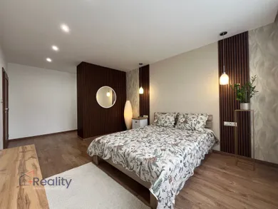 Na prenájom 2-izbový byt, 68 m², Komárno