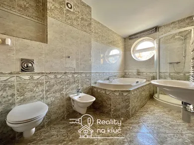 Byty na prenájom 3-izbový, Nové Zámky · €750