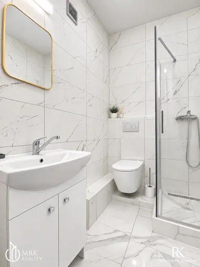 Na predaj 1-izbový byt, 38 m², Bratislava-Petržalka, Znievska