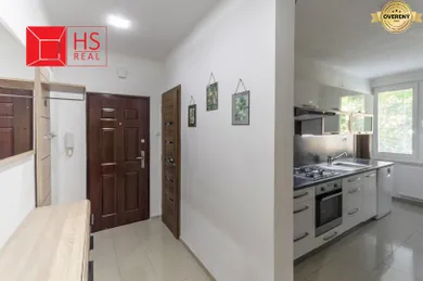 Na prenájom 3-izbový byt, 78 m², Nové Zámky, Novomestská