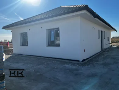 Domy na sprzedaż, 4-pokojowe, Topoľnica · €218 000
