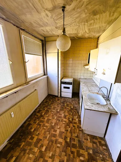 Na prenájom 1-izbový byt, 37 m², Bratislava-Petržalka, Hálova 1109/14