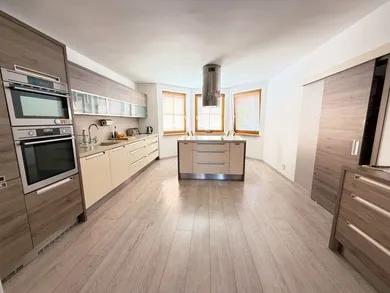 Na predaj dom, 450 m², Trenčín, Na kamenci