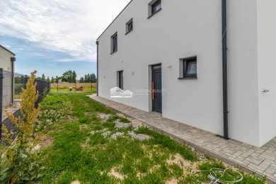 Na predaj dom, 151 m², Kráľová pri Senci